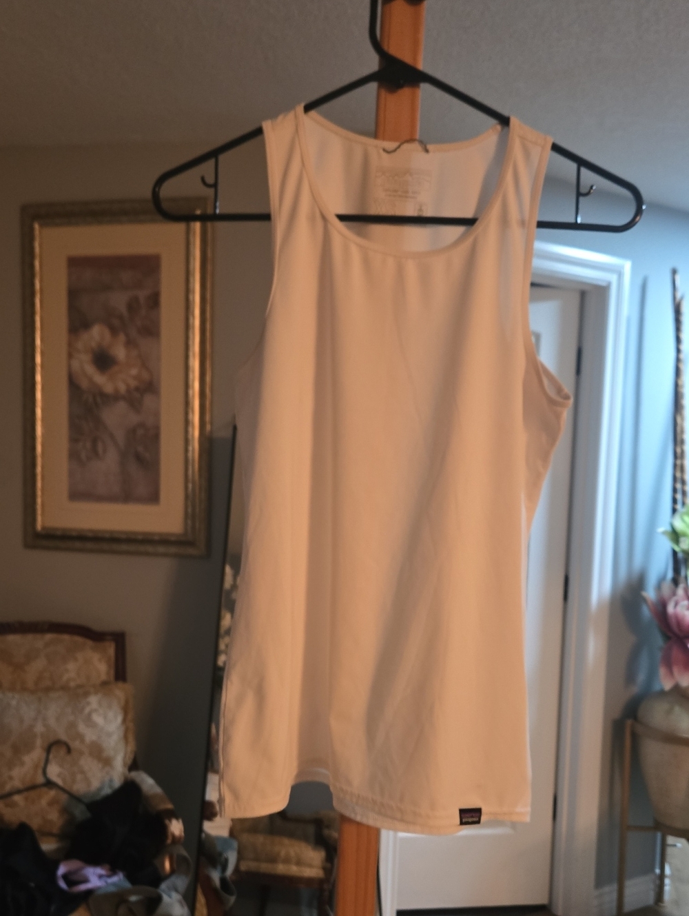 Patagonia White Scoop Neck Tank Top